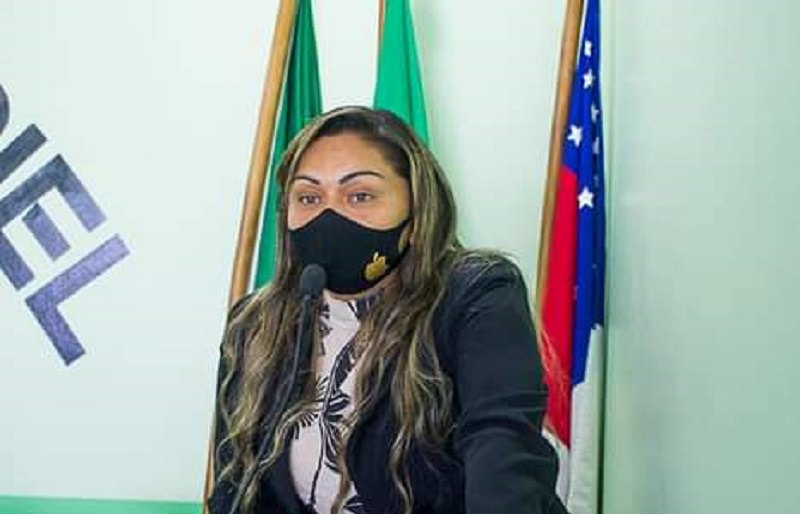 Vereadora vira alvo do MP por usar redes sociais da Câmara para se promover