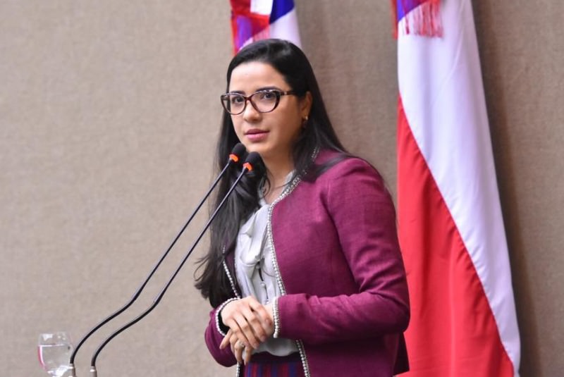 Mayara Pinheiro será investigada por suposta contratação de funcionários fantasmas