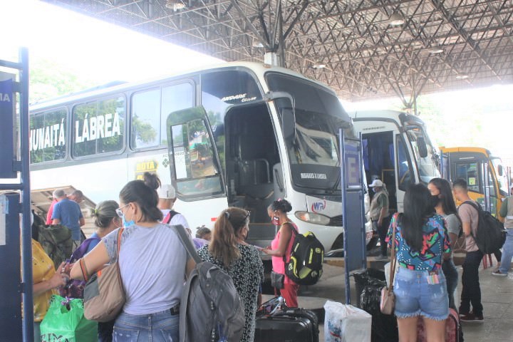 Mais de 30 mil pessoas vão deixar Manaus no feriado prolongado