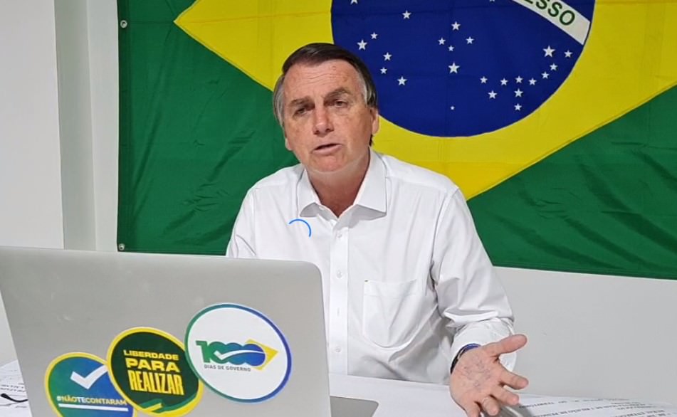 Bolsonaro se irrita e abandona entrevista após pergunta sobre ‘rachadinha’ em Manaus