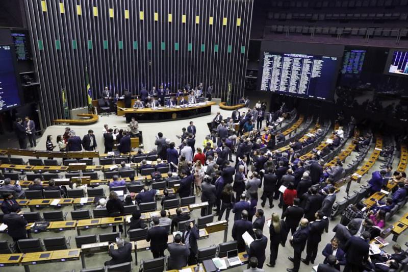 Câmara conclui votação de PEC que aumenta repasses para municípios