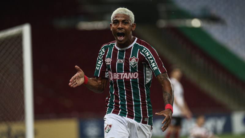 Fluminense atropela Flamengo por 3 a 1 no Brasileirão