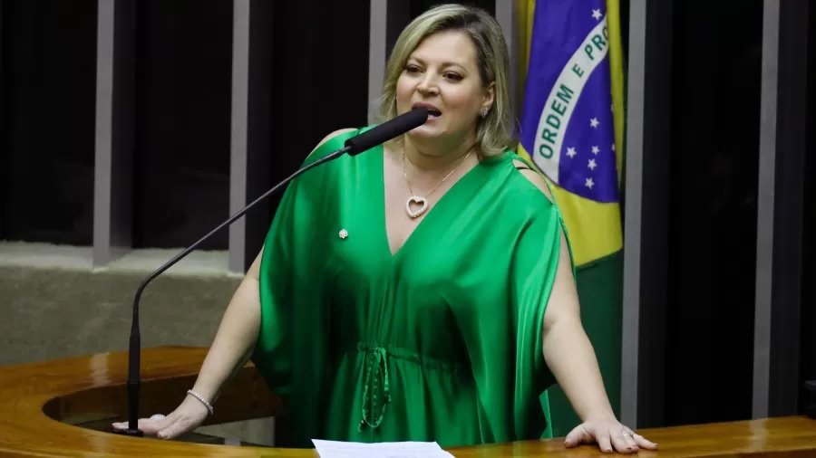 Joice Hasselmann sai do PSL após fusão e se filia ao PSDB