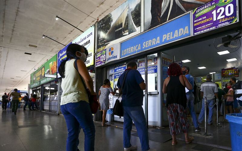 Mega-Sena: prêmio pode pagar R$ 10,5 milhões