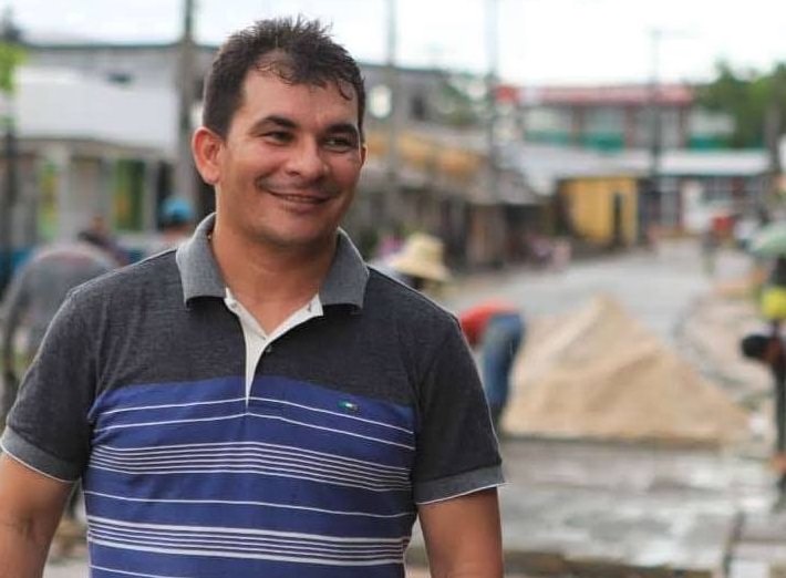 Tico Braz fecha contrato de quase meio milhão para mobiliar a Prefeitura de Caapiranga