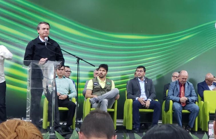 Diante de 1.200 pastores em Manaus, Bolsonaro incentiva evangélicos a se ‘preocuparem’ com política