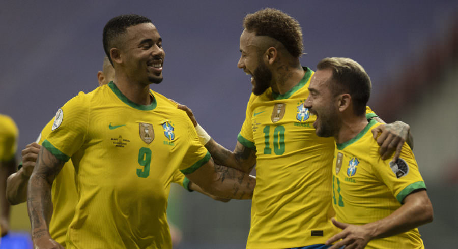 Brasil permanece em 2ª lugar, mas diminui distância para líder no ranking da Fifa