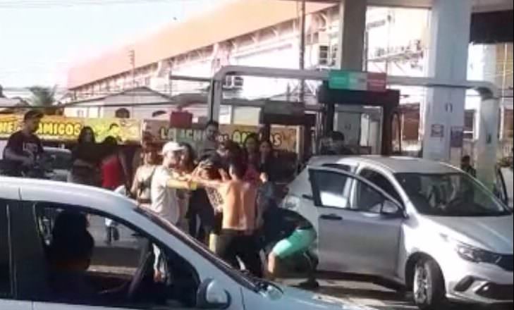 Vídeo: manauaras protagonizam barraco em posto de gasolina no Alvorada