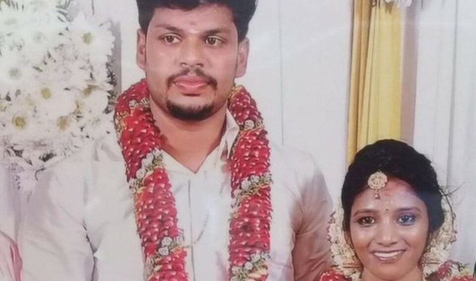 Indiano pega prisão perpétua por matar esposa com picada de cobra