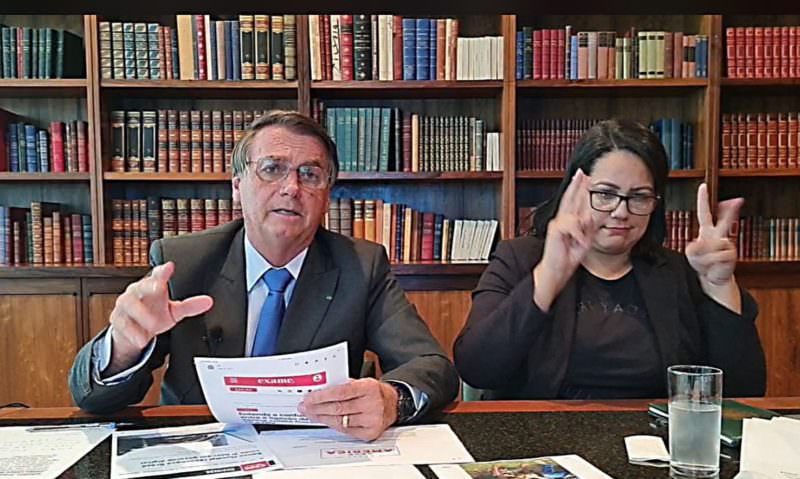 Bolsonaro critica política de preço dos combustíveis: 'não é justo'