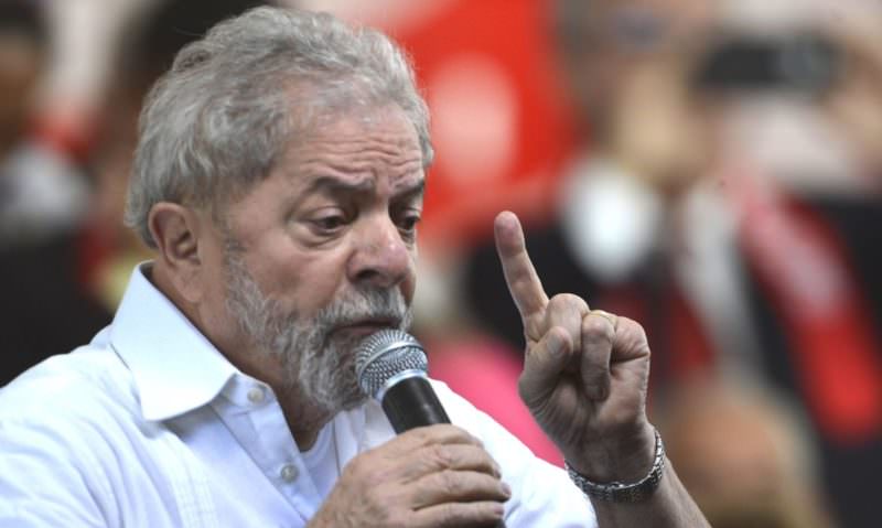 'Ele vai perder e vai quietinho para casa' diz Lula criticando Bolsonaro