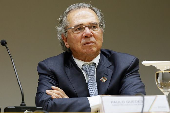 Paulo Guedes vai ao STF e à PGR para esclarecer participação em offshore