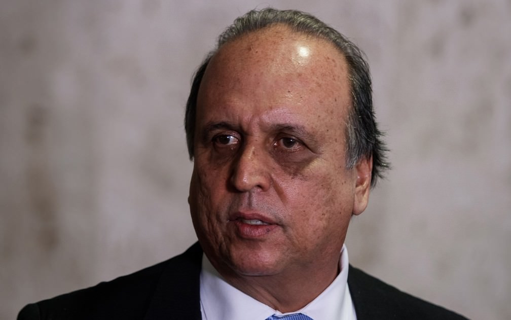 Justiça autoriza que ex-governador do RJ retire tornozeleira eletrônica