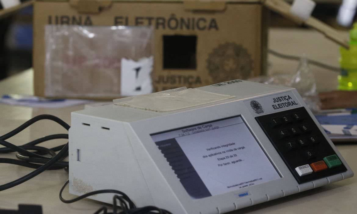 Paulistas vão às urnas hoje para eleger prefeitos em 13 cidades