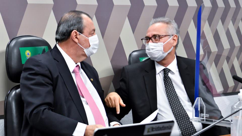 Omar Aziz critica Calheiros por vazar relatório da CPI: 'faltou respeito'