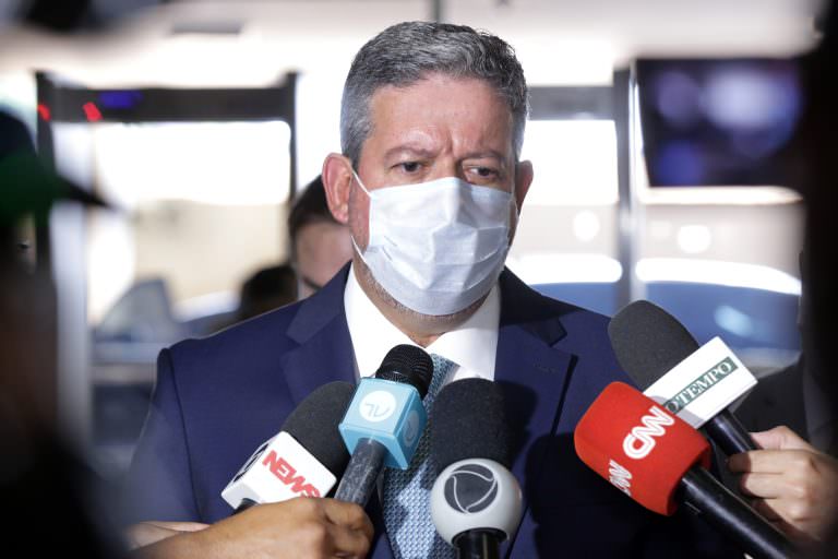 Votação da PEC dos Precatórios deve ser concluída até terça, diz Lira