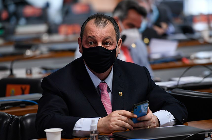 Omar diz que CPI não será arquivada: ‘ninguém engaveta 600 mil vidas’