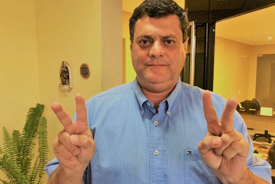 Prefeito de Carauari aumenta próprio salário e começa 2022 recebendo R$ 30 mil