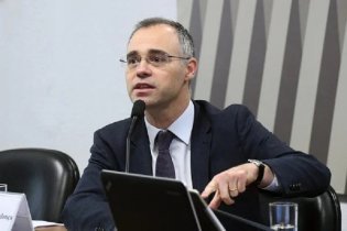 Senadores do PT prometem boicote com votos contrários a André Mendonça