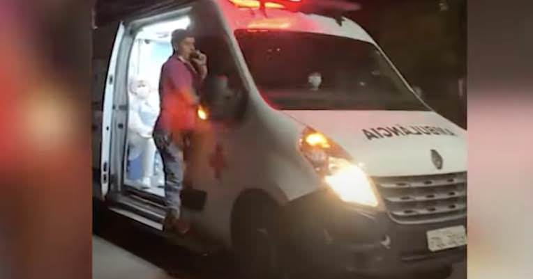 Vídeo: inspirada no carro da pamonha, ambulância vira ‘carro da vacina’ em busca de não imunizados