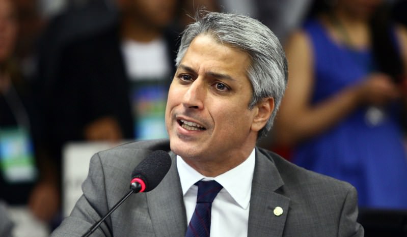 'Querem aprovar a PEC para sobrar R$ 20 bilhões para o orçamento secreto', dispara deputado