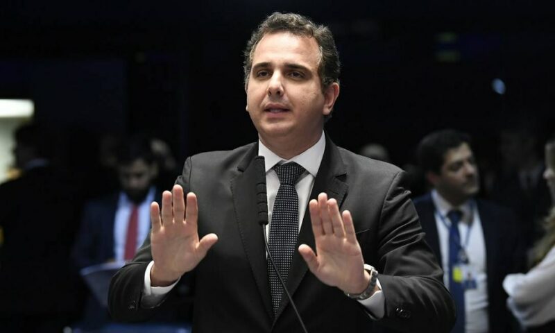 Votação do 'orçamento secreto' é adiada para segunda-feira
