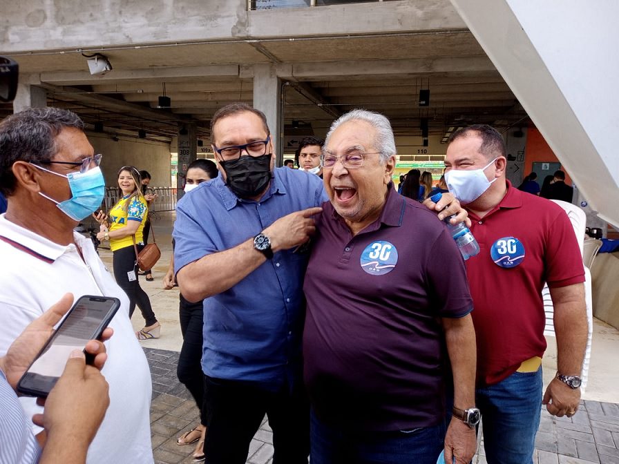 Amazonino Mendes vota em Jean Cleuter pela presidência da OAB-AM