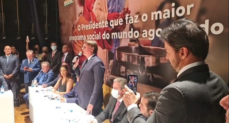 Com auditório lotado, Bolsonaro ‘casa’ com PL rumo à reeleição em 2022