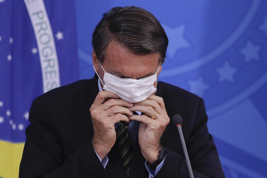 Bolsonaro na pandemia causou aglomerações e deixou de usar máscaras