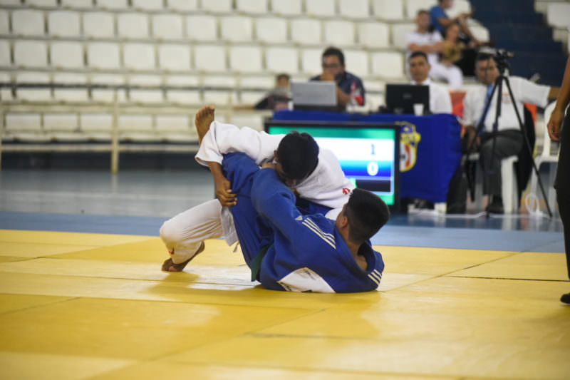 Campeonato de Judô reúne mais de 500 lutadores na Arena Amadeu Teixeira