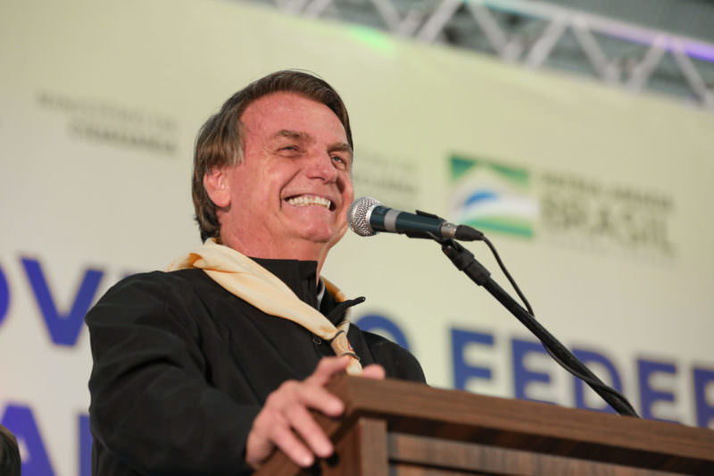 Bolsonaro defende PEC dos Precatórios para pagar Auxílio Brasil