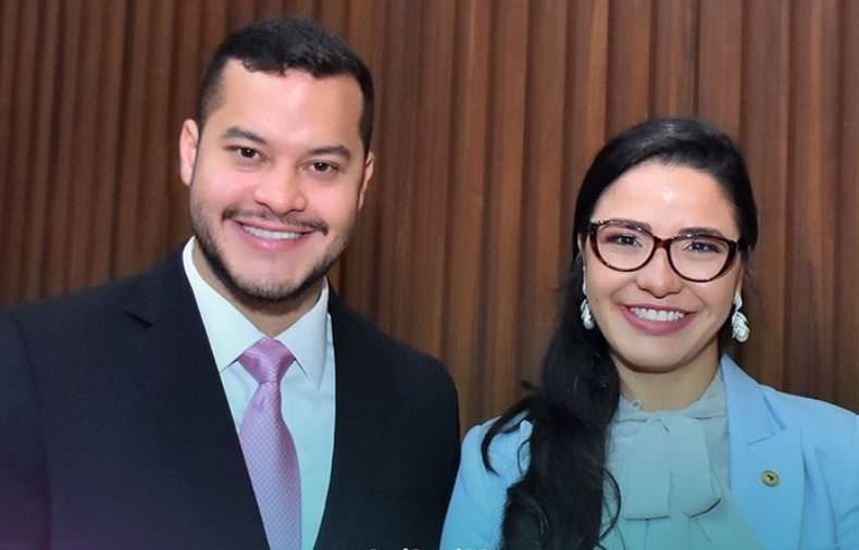 Mayara Pinheiro anuncia candidatura dela e do irmão, Adail: ‘que seja feita a vontade de Deus’