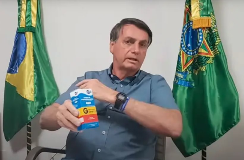 CGU decide retirar sigilo de cartão de vacinação de Bolsonaro