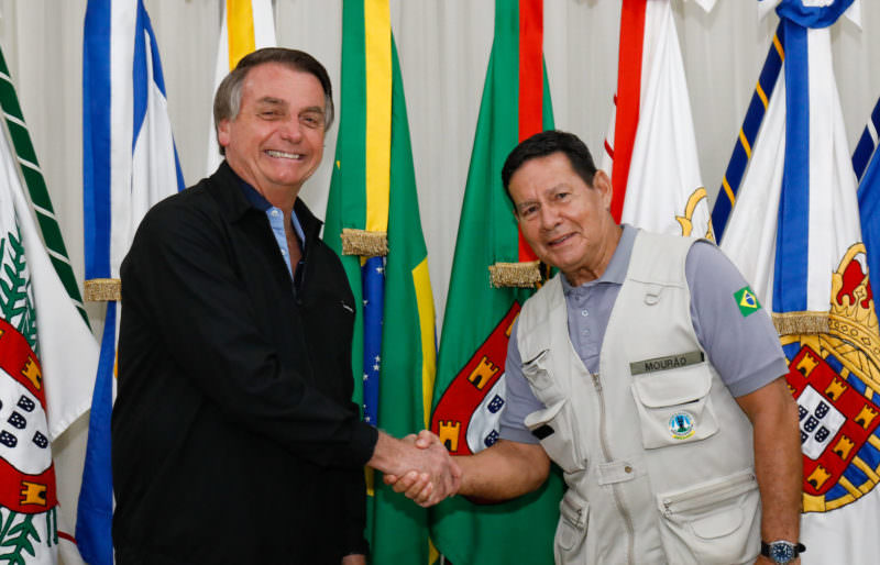 Mourão diz que aguarda conversa com Bolsonaro para definir futuro nas eleições