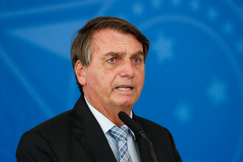 Vídeo: 'quer fechar de novo, po**a?’, diz Bolsonaro sobre fechamento de aeroportos