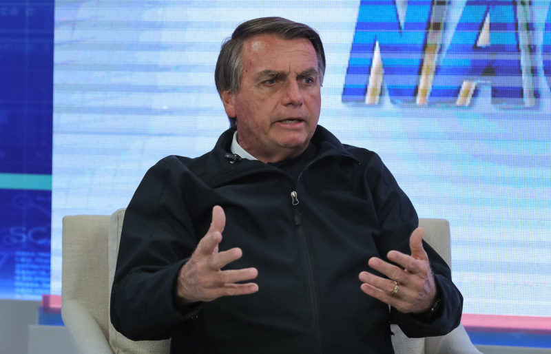 Bolsonaro ataca Enem e afirma que prova é usada para ‘ativismo político’