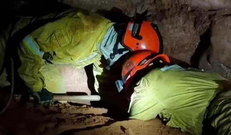 Sobe para sete o número de mortos em desabamento de caverna em SP