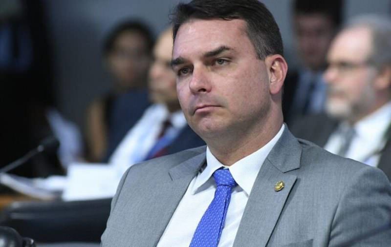 Flávio Bolsonaro diz que pode disputar Prefeitura do RJ: ‘não precisa ter medo’