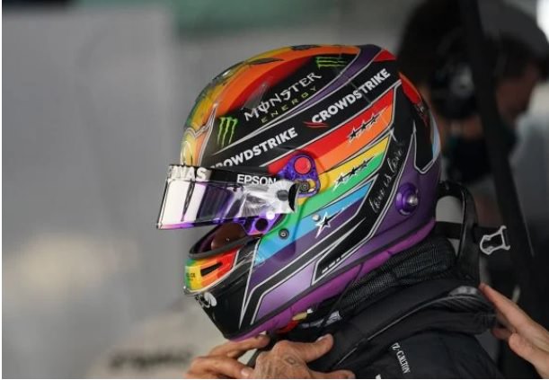 Hamilton supera Verstappen e garante 1ª pole do inédito GP do Catar