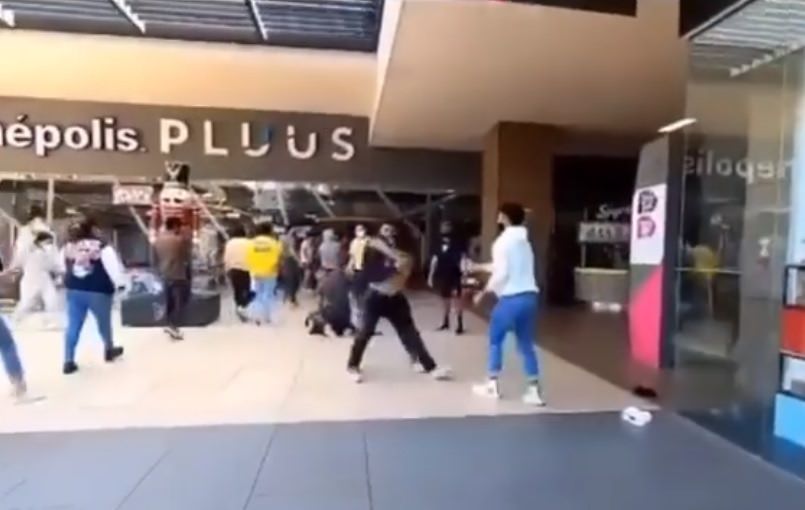Vídeo: fãs entram em luta corporal por ingresso para ver filme do Homem-Aranha