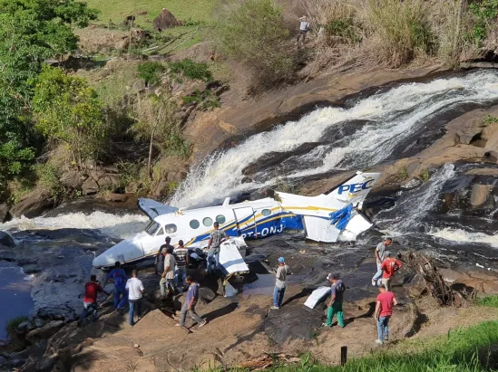 Empresa de avião que caiu com Marília Mendonça possui irregularidades