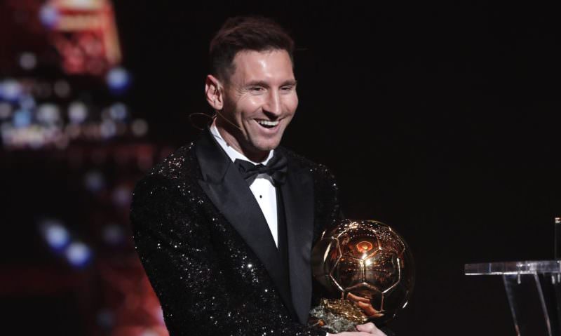 Messi se iguala a Pelé e conquista 7ª Bola de Ouro da carreira