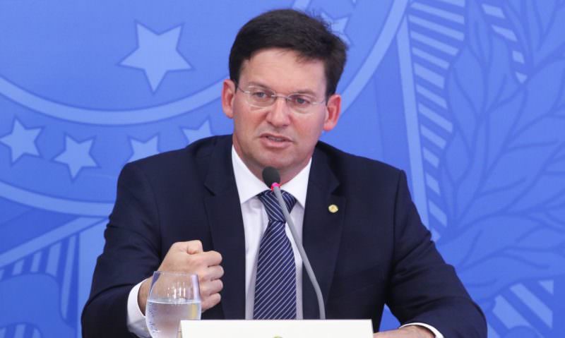 Ministro defende que Auxílio Brasil é diferente do Bolsa Família: 'o produto é outro'