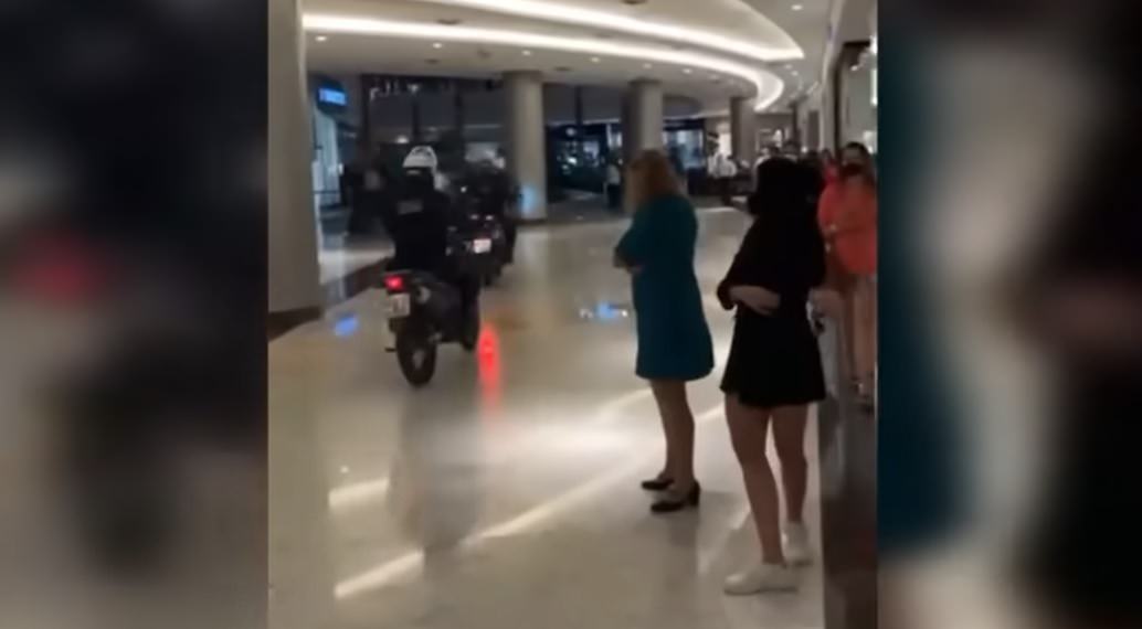 Vídeo: imagens mostram pânico  durante assalto em shopping
