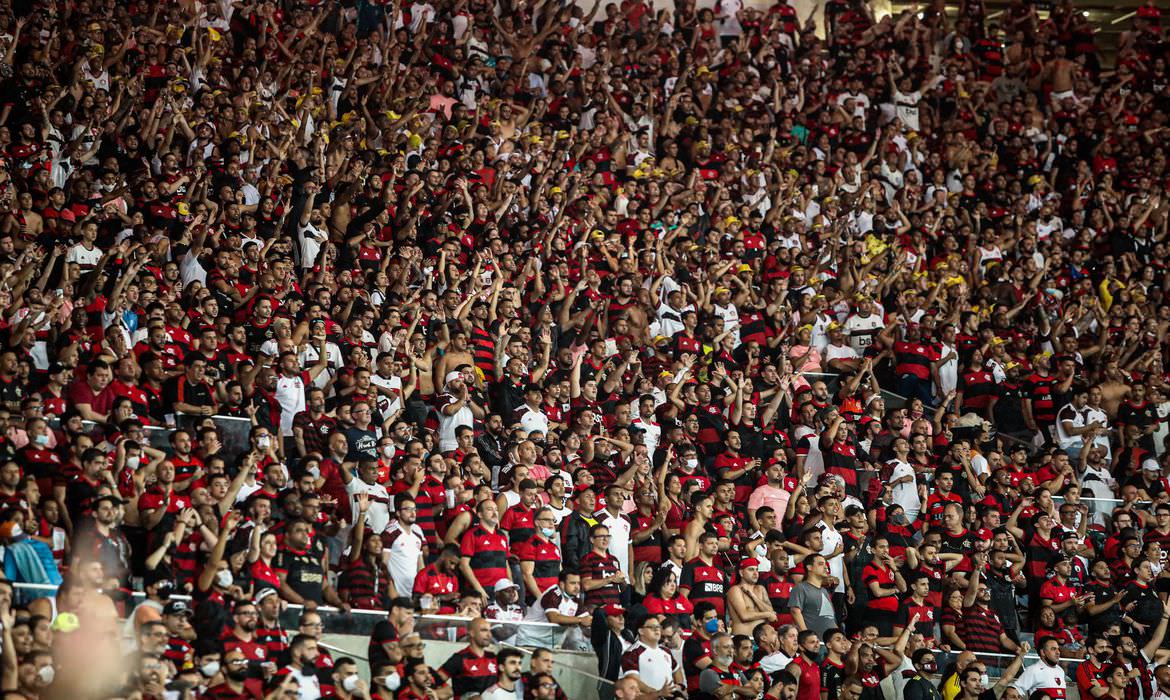 Flamengo é denunciado por canto homofóbico contra Grêmio