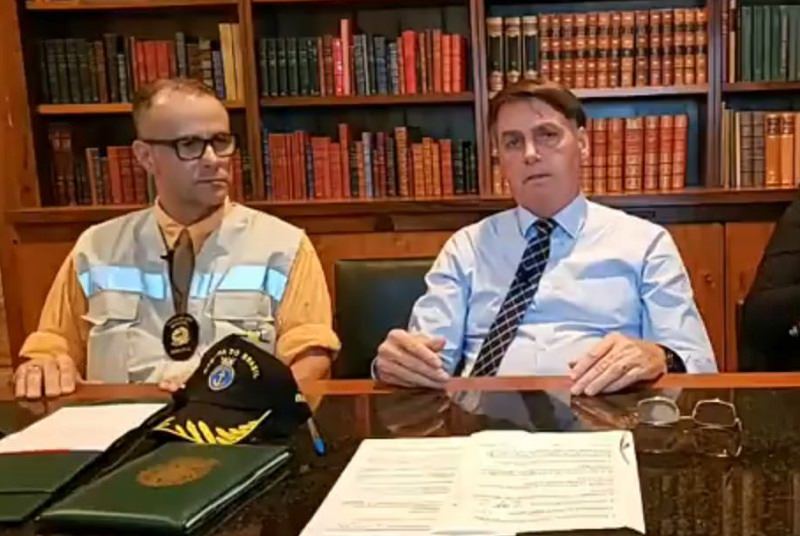 Bolsonaro diz que Anvisa fechou diálogo: 'é impossível falar com o presidente'
