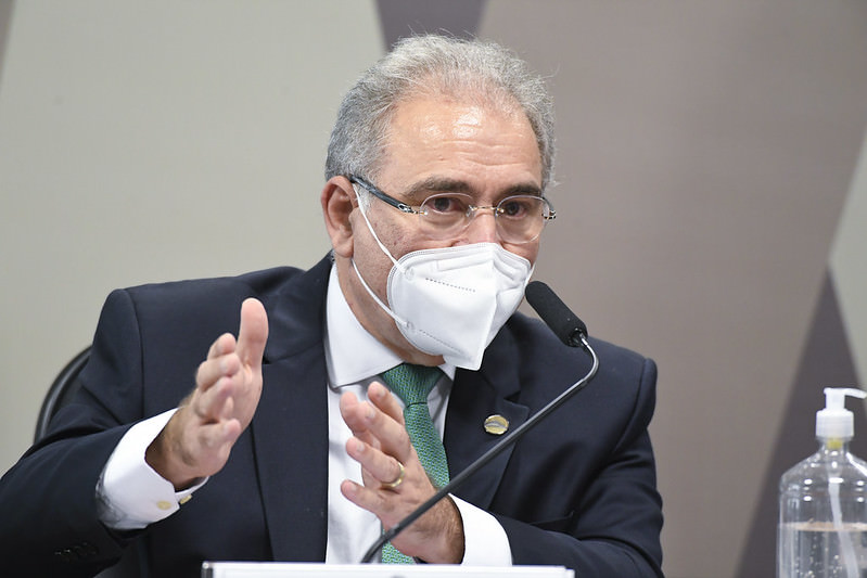 'Ainda não chegamos no pico da Ômicron', alerta Queiroga