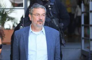 Justiça autoriza Palocci a retirar tornozeleira eletrônica