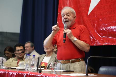 Lula fala em revogar reforma trabalhista se vencer eleições; Maia rebate discurso