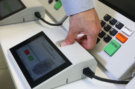 TSE apresenta novas urnas eletrônicas para as eleições de 2022